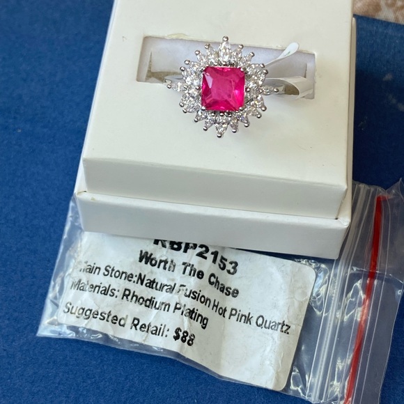 Princess cut Fusion Hot Pink Quartz Ring - Picture 10 of 14